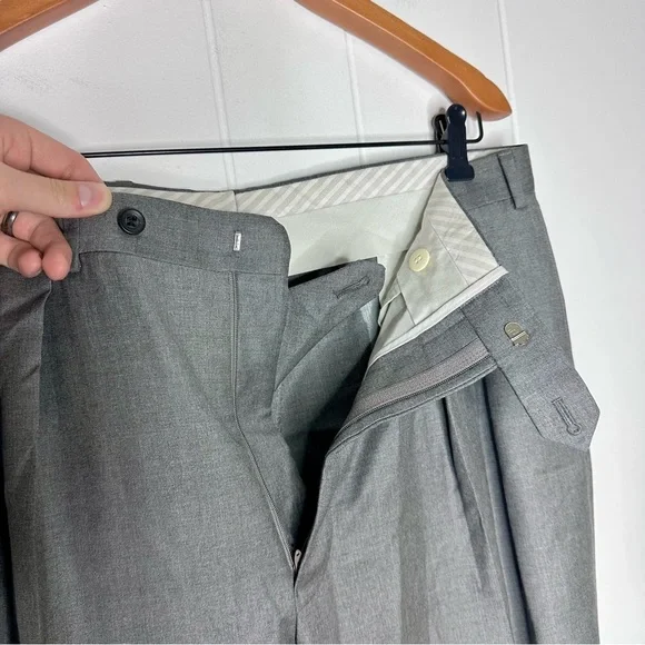 Samuelsohn Comfort Waist Super 110’s Pleated Wool Dress Pants - Picture 9 of 12